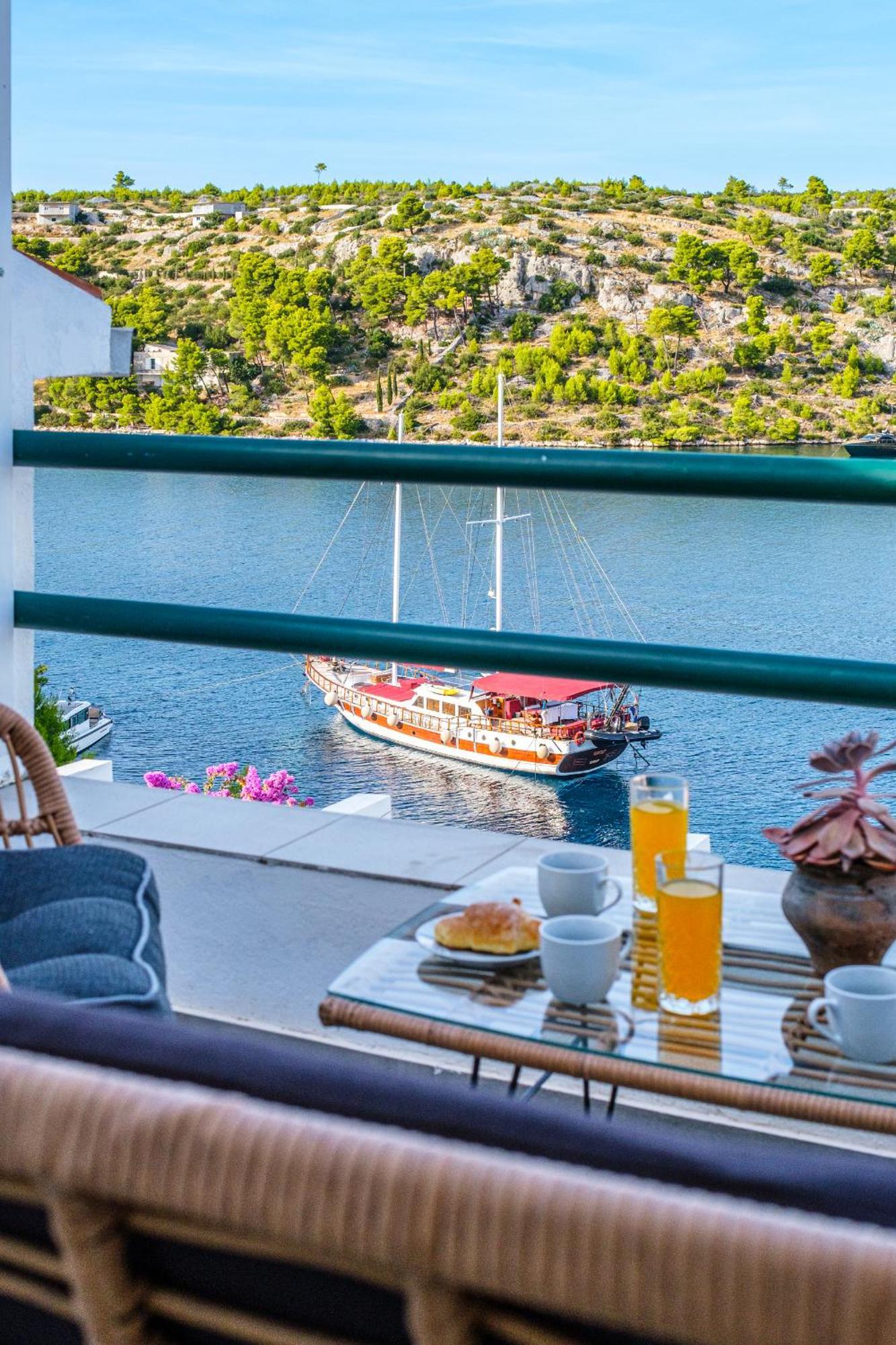 Vila Tudor Bobovisca Eksteriør bilde